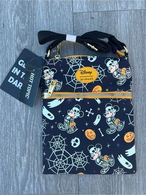 New Universe Disney Mickey Mouse Halloween Skeleton Glow-In-The-Dark Passport